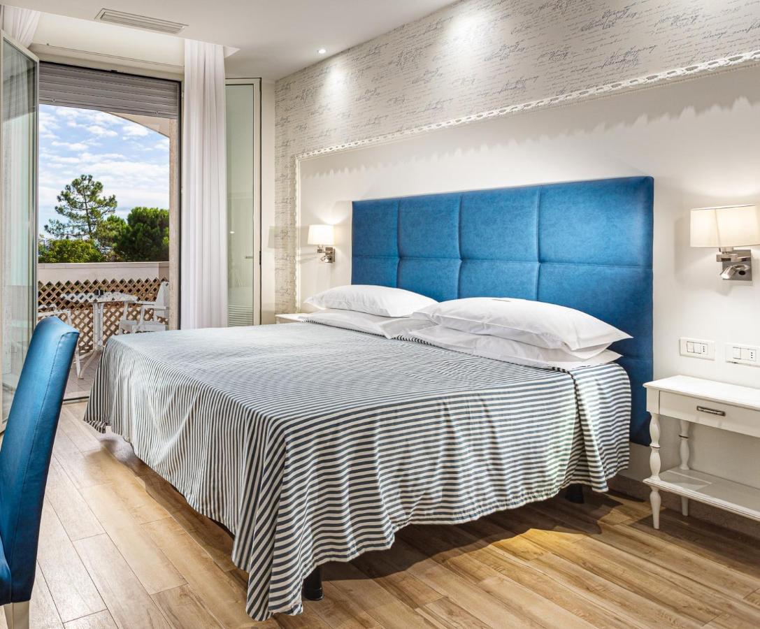 Doppel-/Zweibettzimmer mit Meerblick